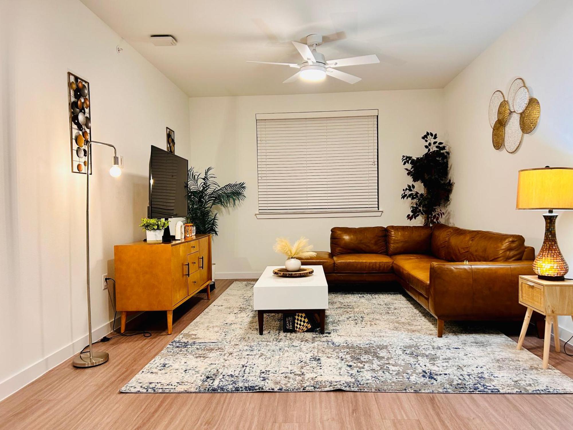 Only With Private Bath In A 2br 15min From Airport And Downtown *